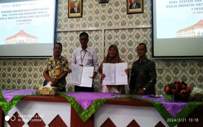 Peningkatan Kualitas Pendidikan Melalui Penandatanganan Nota Kesepahaman Dual System dan Workshop Budaya Kerja Industri di SMK N 7 Pekanbaru