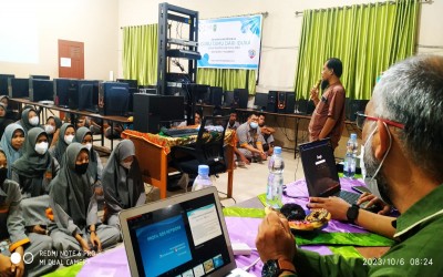 Peningkatan Kompetensi Peserta Didik Jurusan TKJ SMKN 7 Pekanbaru dalam Program Guru Tamu dari IDUKA